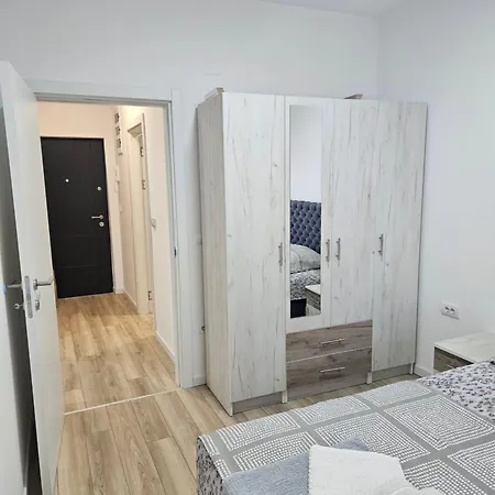 Miss Lux * Mladenovac (Belgrade)